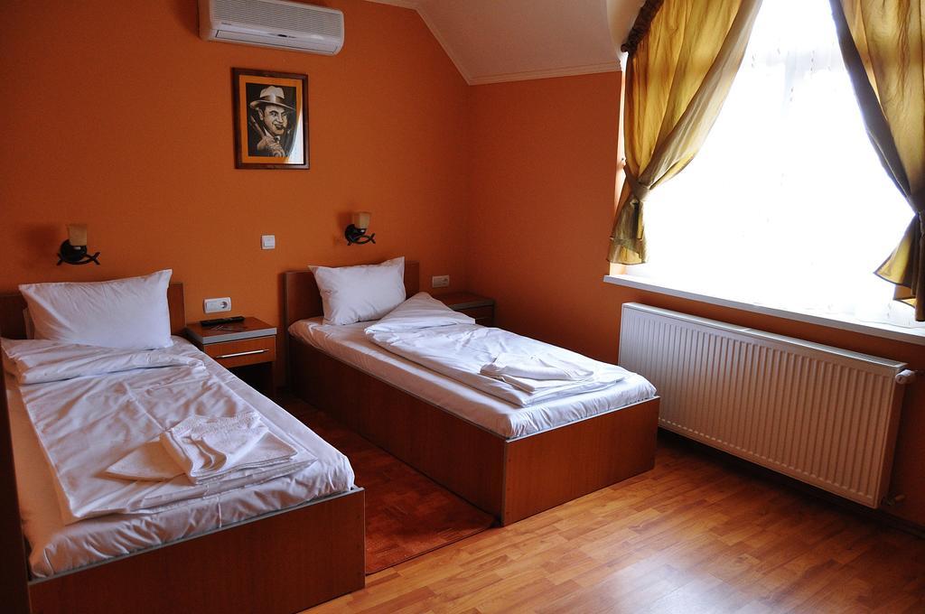 Motel Al Capone Satu Mare Eksteriør bilde